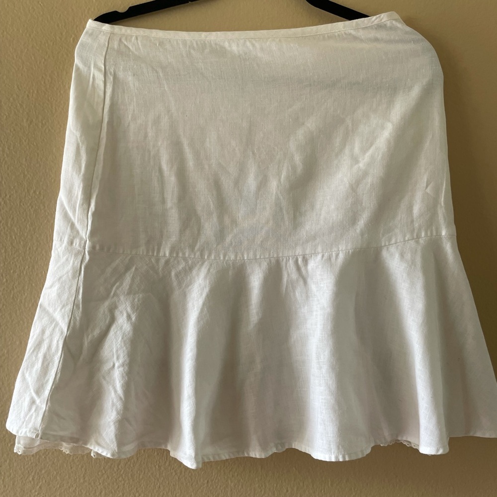 Apostrophe white short skirt